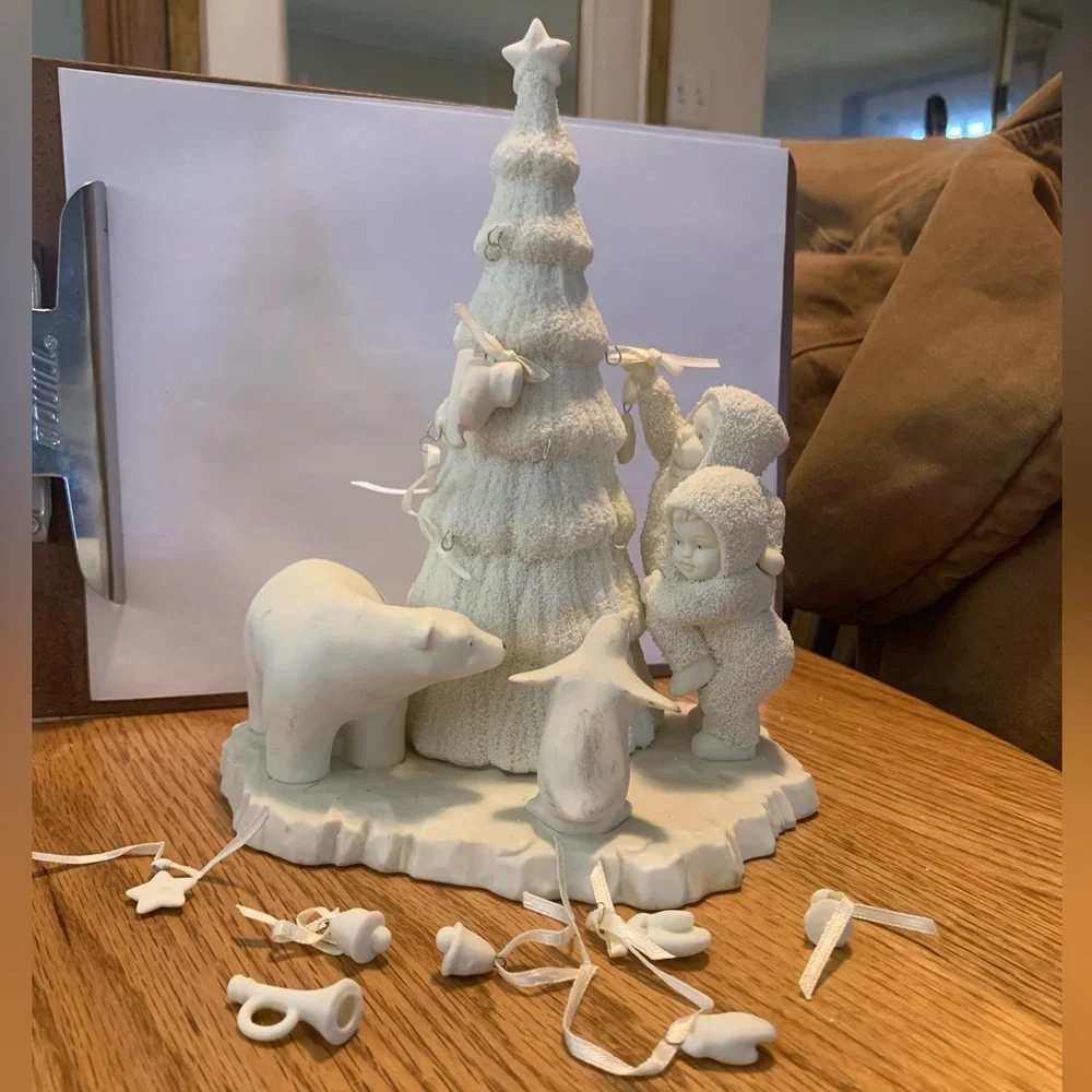 Dept 56 Snowbabies "LIFT ME HIGHER, I CAN'T REACH" - Picture 1 of 8
